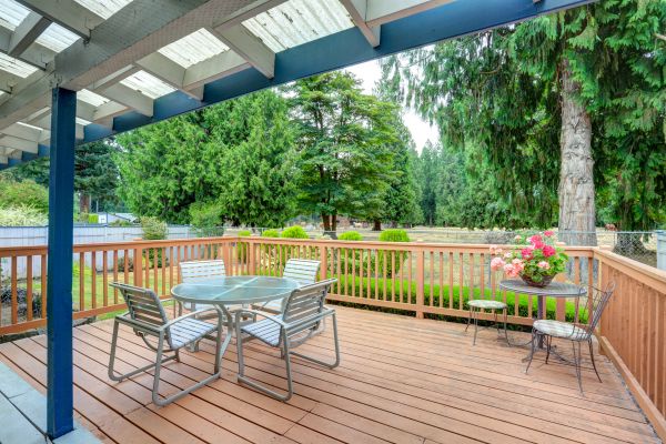 Deck Carpentry Service in Irvine